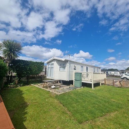 Spacious 8 Birth 3 Bedrooms A22 Unity Beach Holiday Resort Unity Brean 1 Pet Stays Free Berrow Exterior photo