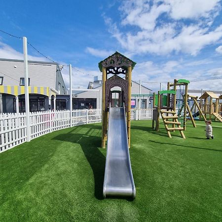 Spacious 8 Birth 3 Bedrooms A22 Unity Beach Holiday Resort Unity Brean 1 Pet Stays Free Berrow Exterior photo